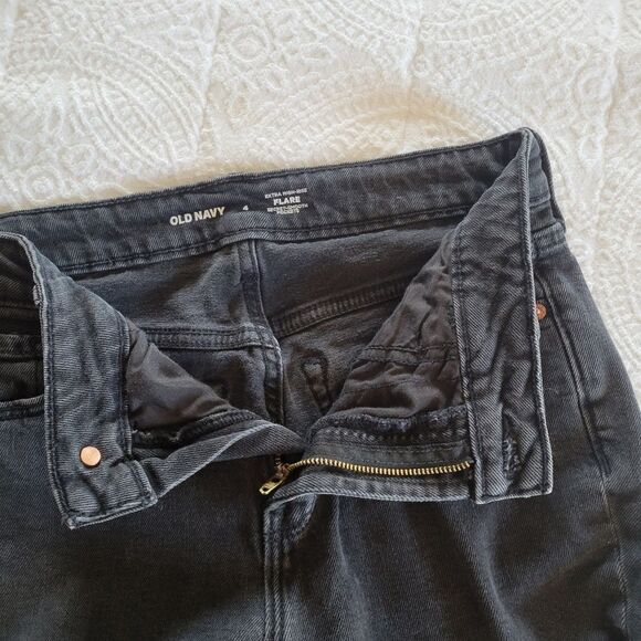 Old Navy Washed Black Extra High Rise Flare Jeans Smoothing 4 - Picture 4 of 5